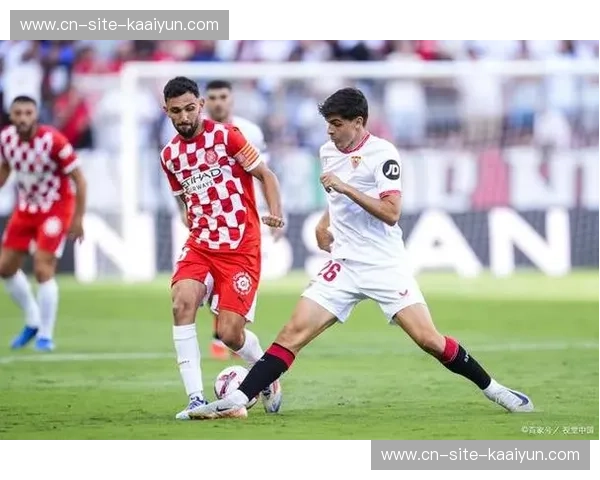 塞维利亚防守端人员配置优化,五后卫体系人员轮换策略